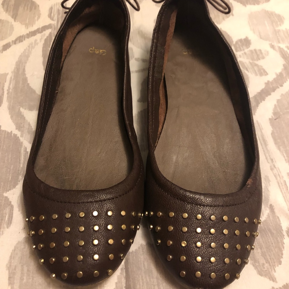 Brown Gap Studded Flats